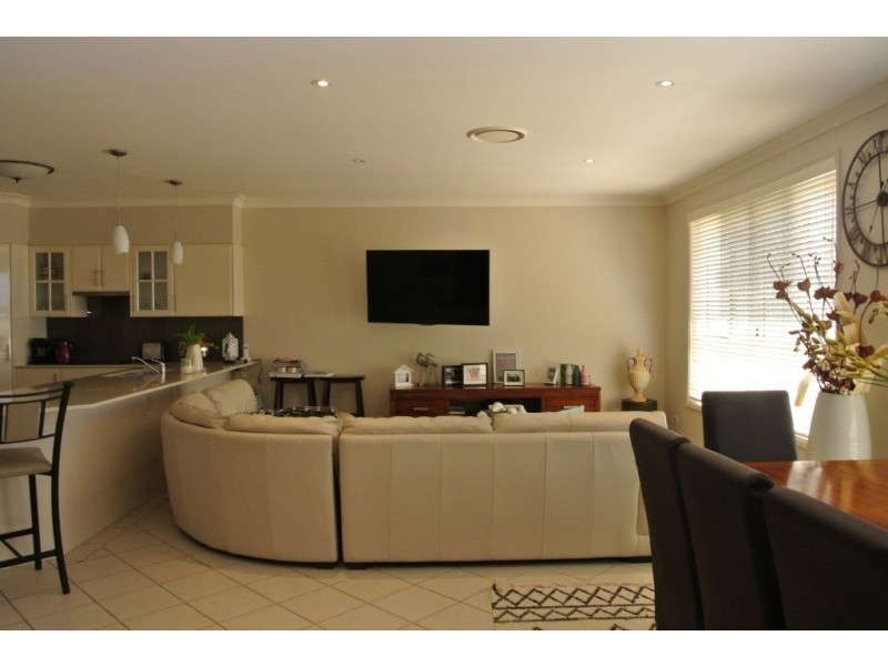 21 Lakeview Crescent, Raymond Terrace NSW 2324