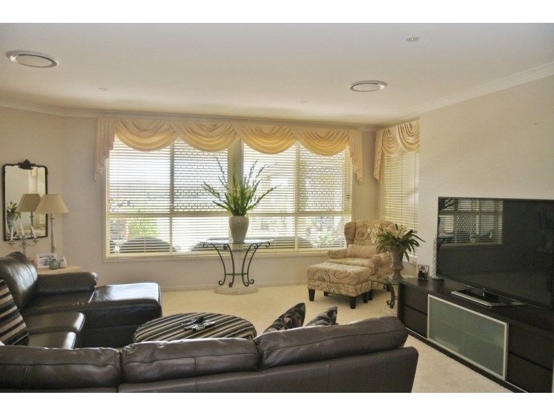 21 Lakeview Crescent, Raymond Terrace NSW 2324