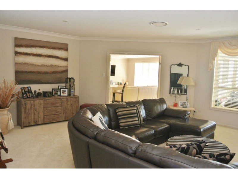 21 Lakeview Crescent, Raymond Terrace NSW 2324