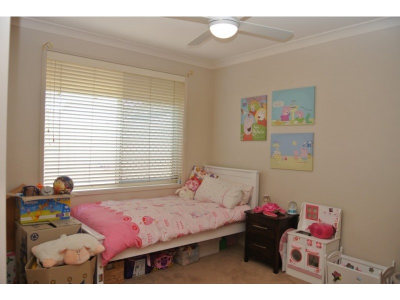 21 Lakeview Crescent, Raymond Terrace NSW 2324