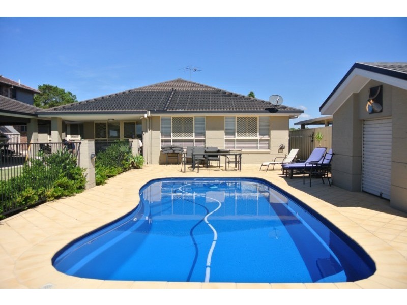 21 Lakeview Crescent, Raymond Terrace NSW 2324