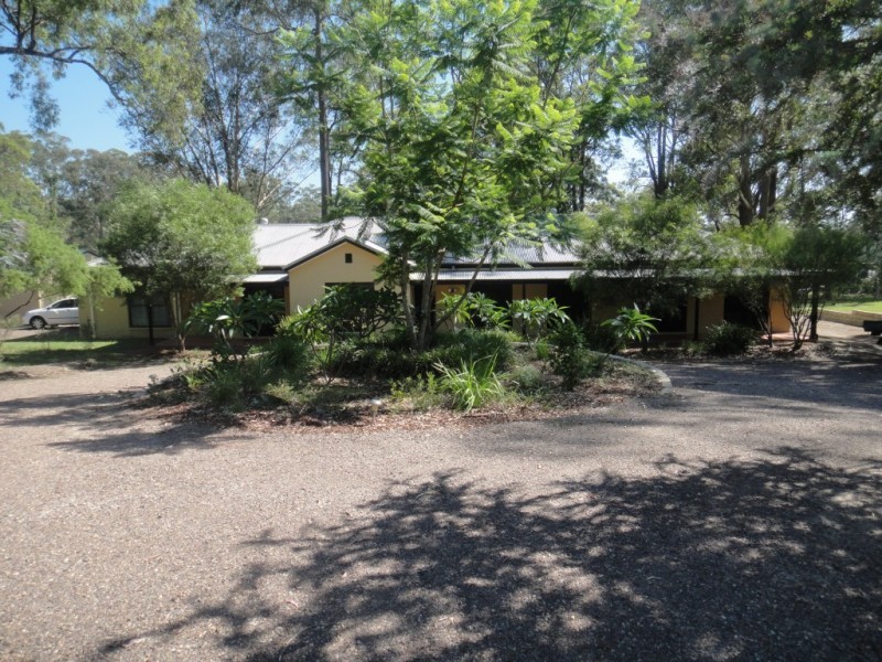 8 North Esk Drive, Seaham NSW 2324
