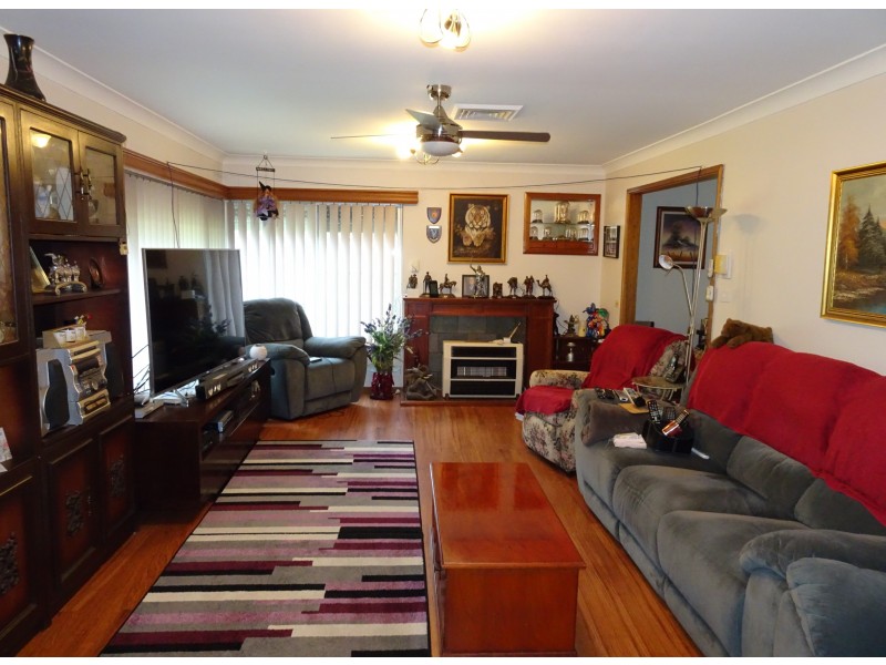 4 Scott Street, Seaham NSW 2324