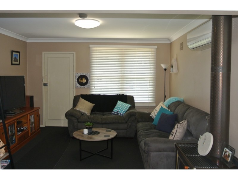 8 Dean Avenue, Raymond Terrace NSW 2324