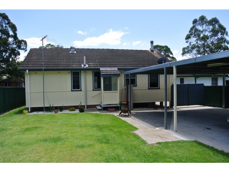 8 Dean Avenue, Raymond Terrace NSW 2324