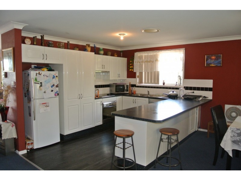 14 Cooper Place, Raymond Terrace NSW 2324