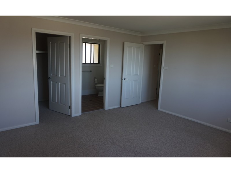 1/12 Oak Circuit, Raymond Terrace NSW 2324