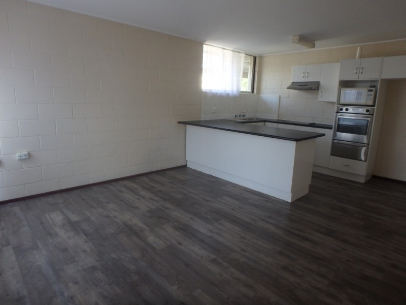 2/13 Meredith Crescent, Raymond Terrace NSW 2324