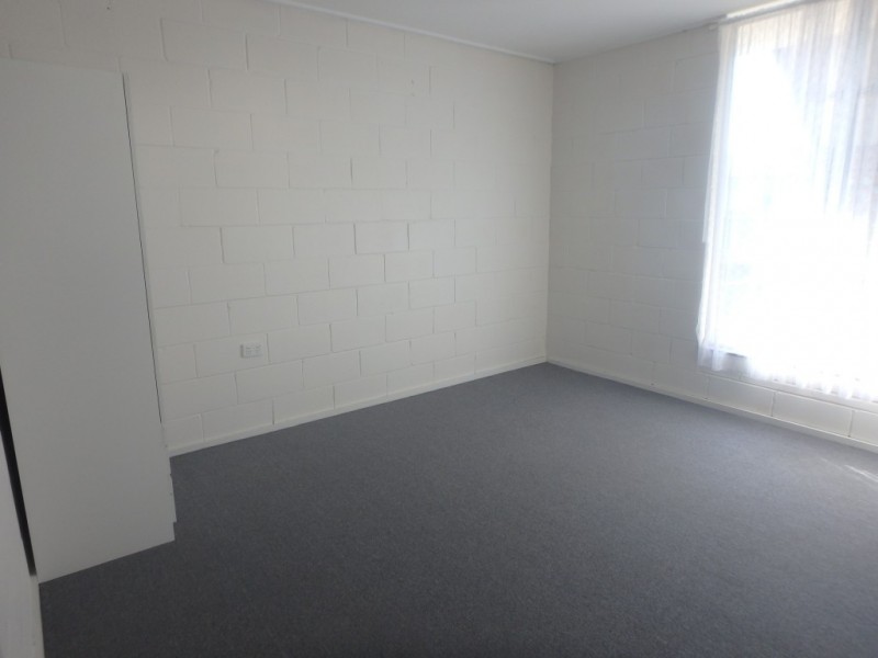 2/13 Meredith Crescent, Raymond Terrace NSW 2324