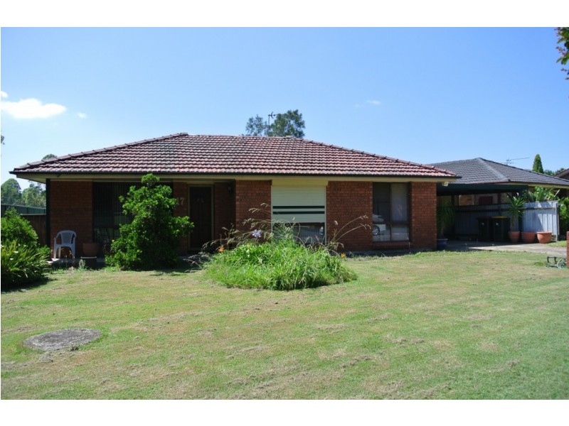17 Chifley Drive, Raymond Terrace NSW 2324