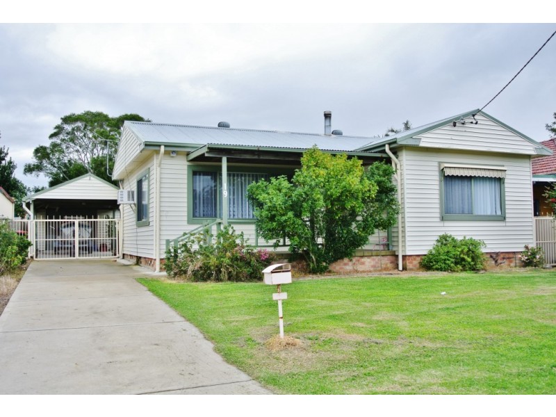 19 Cambridge Avenue, Raymond Terrace NSW 2324