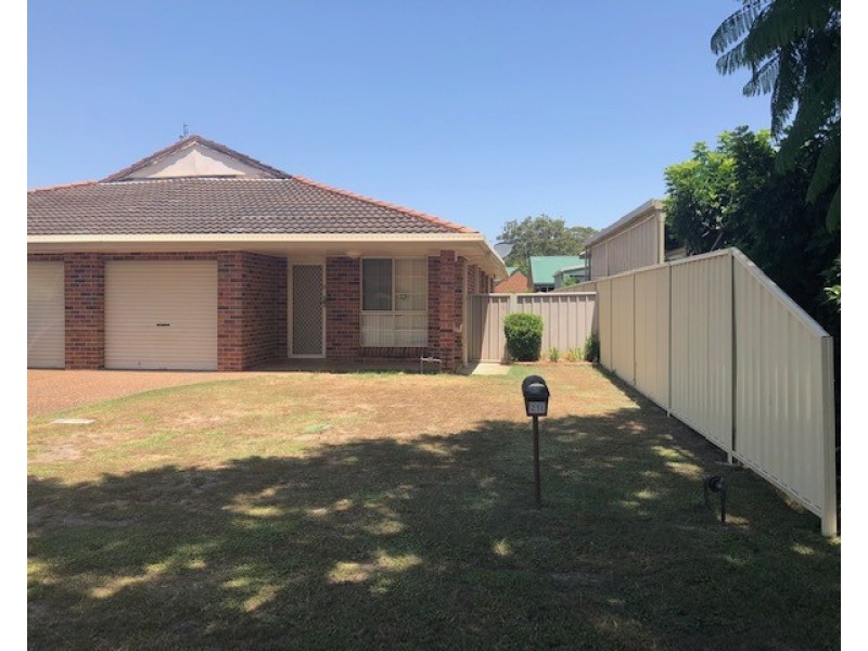 2/51 Benjamin Lee Drive, Raymond Terrace NSW 2324