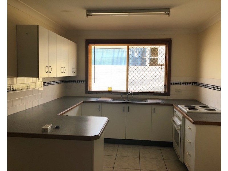 2/51 Benjamin Lee Drive, Raymond Terrace NSW 2324