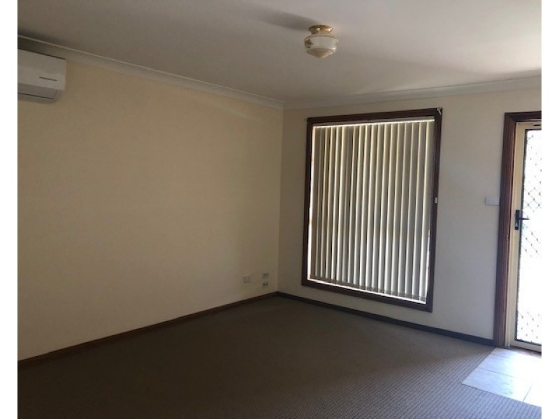 2/51 Benjamin Lee Drive, Raymond Terrace NSW 2324