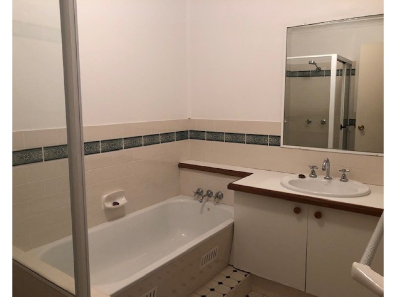 2/51 Benjamin Lee Drive, Raymond Terrace NSW 2324