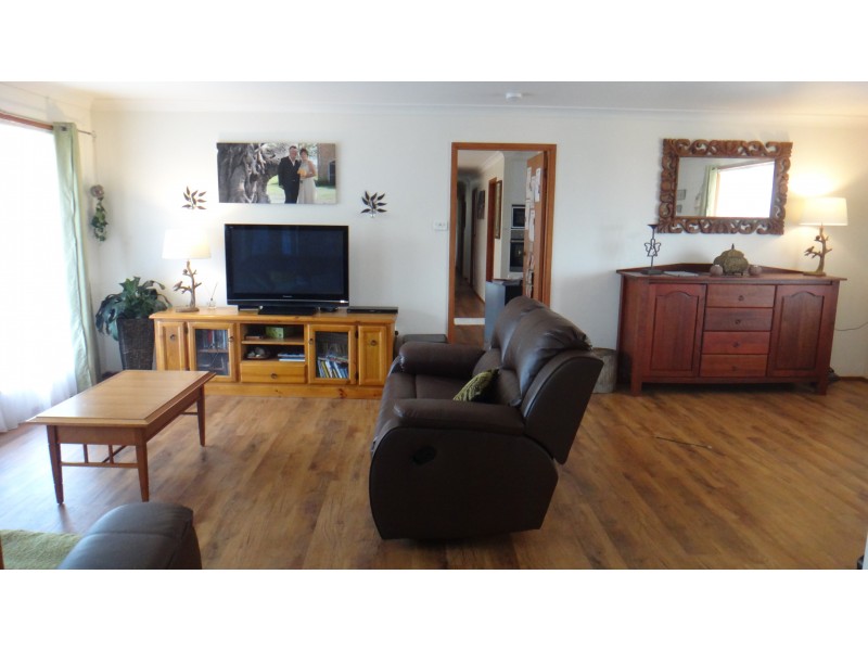 2 Panorama Close, Raymond Terrace NSW 2324