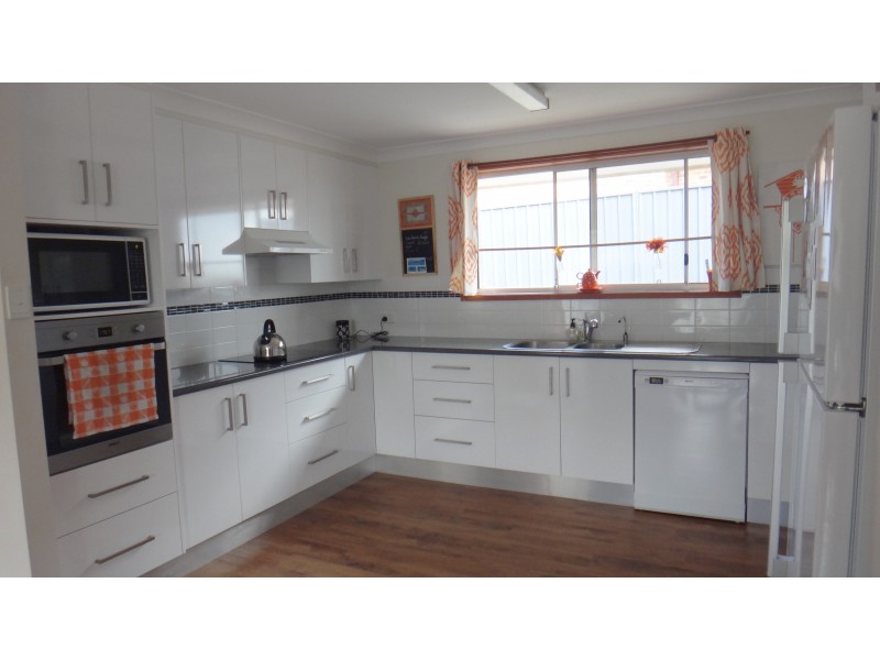 2 Panorama Close, Raymond Terrace NSW 2324
