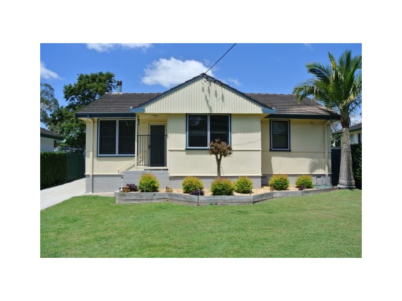8 Dean Avenue, Raymond Terrace NSW 2324