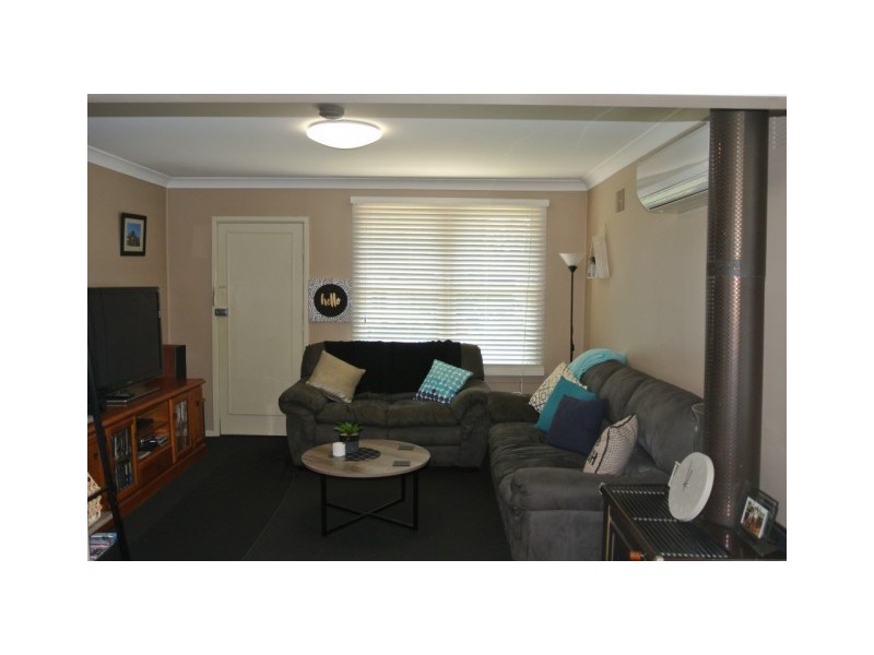 8 Dean Avenue, Raymond Terrace NSW 2324