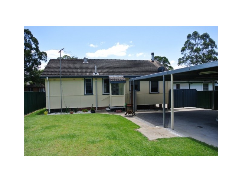 8 Dean Avenue, Raymond Terrace NSW 2324