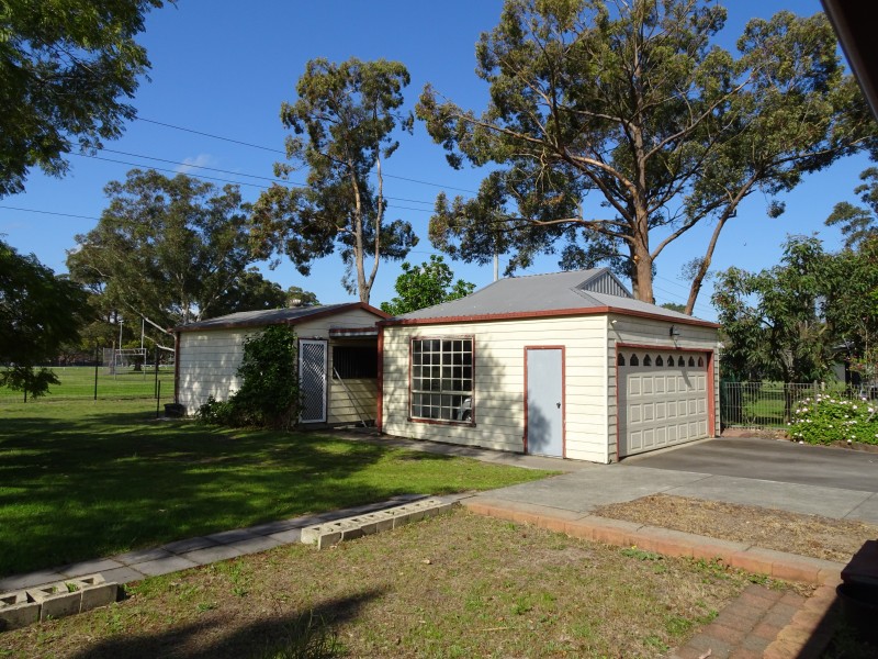 33 Kingston Parade, Raymond Terrace NSW 2324