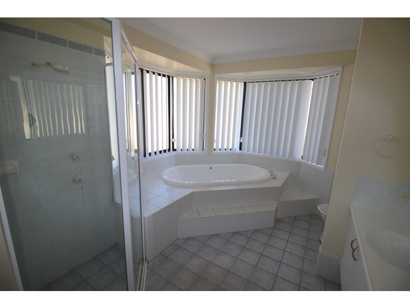 51 Dalyell Way, Raymond Terrace NSW 2324