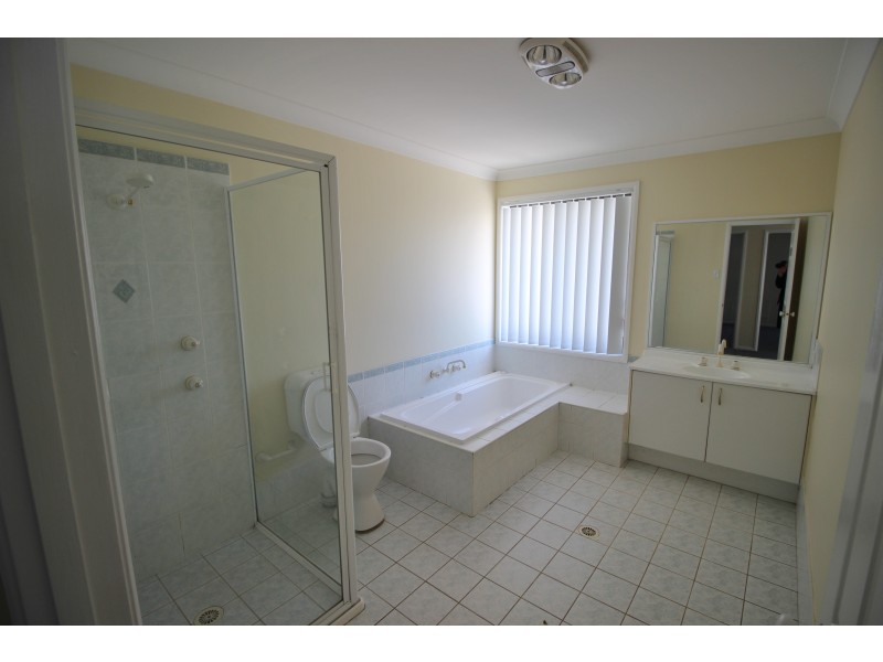 51 Dalyell Way, Raymond Terrace NSW 2324