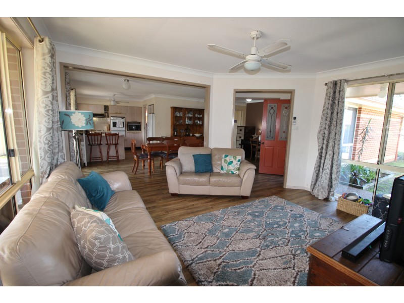 12 Chisholm Court, Raymond Terrace NSW 2324