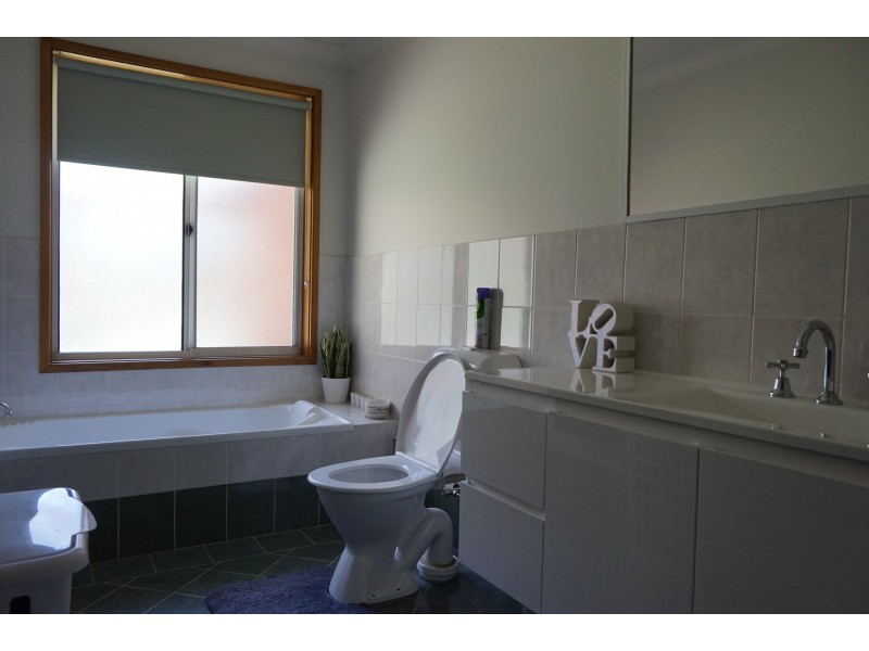 2/110 Port Stephens Street, Raymond Terrace NSW 2324