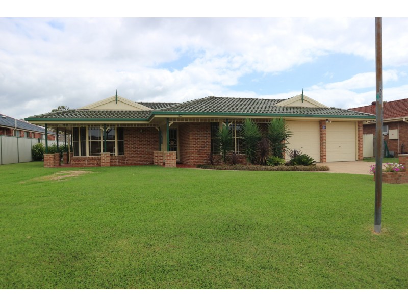 28 Cederwood Crescent, Raymond Terrace NSW 2324