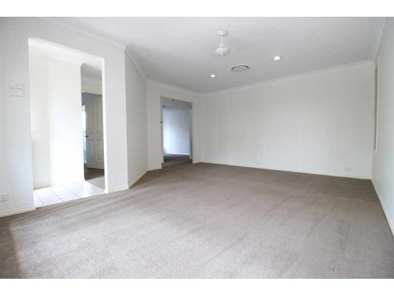 14 Gordon Reeve Close, Raymond Terrace NSW 2324