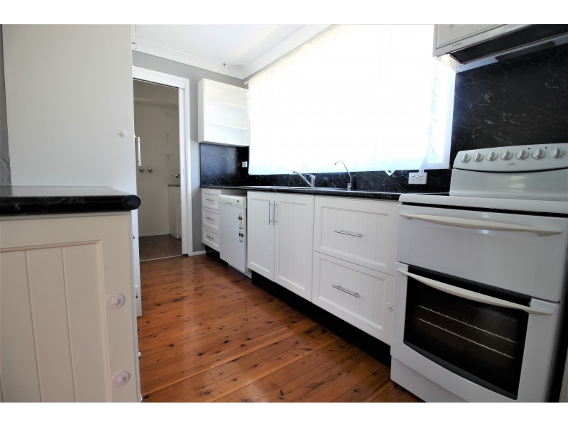 10 Garden Avenue, Raymond Terrace NSW 2324