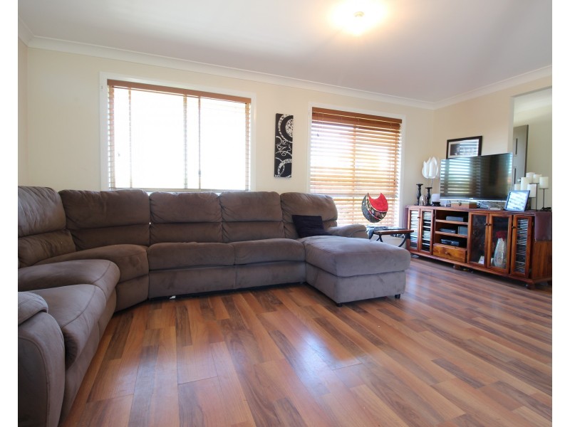 4 Meehan Road, Raymond Terrace NSW 2324