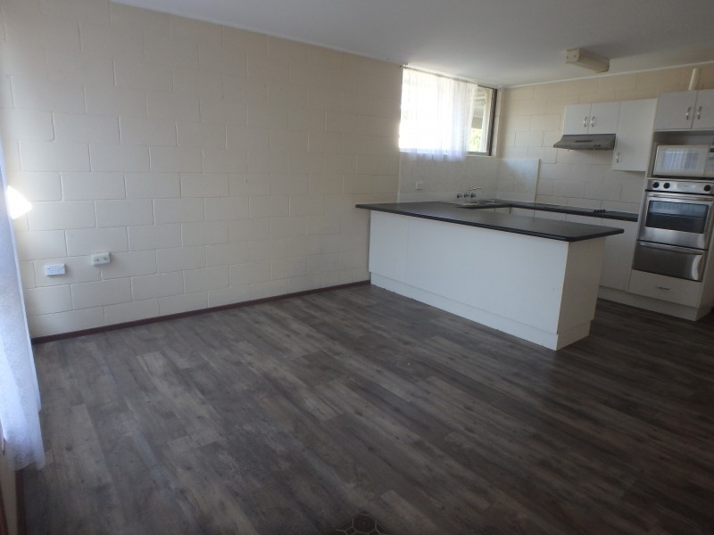 2/13 Meredith Crescent, Raymond Terrace NSW 2324