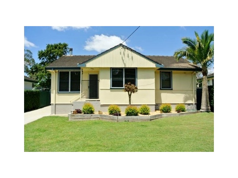 8 Dean Avenue, Raymond Terrace NSW 2324
