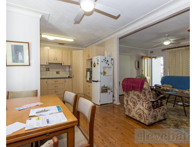 8 Sturgeon Street North, Raymond Terrace NSW 2324