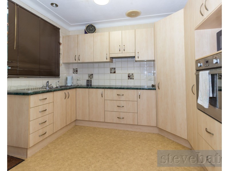 8 Sturgeon Street North, Raymond Terrace NSW 2324