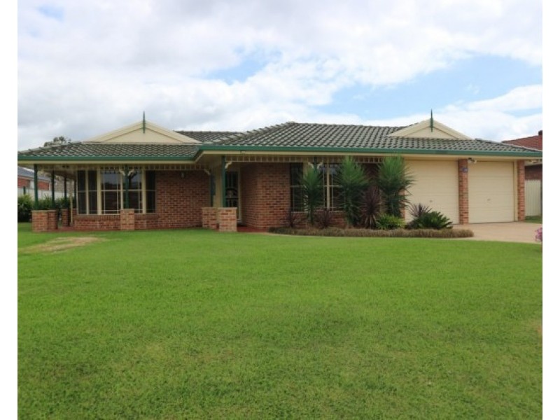 28 Cederwood Crescent, Raymond Terrace NSW 2324