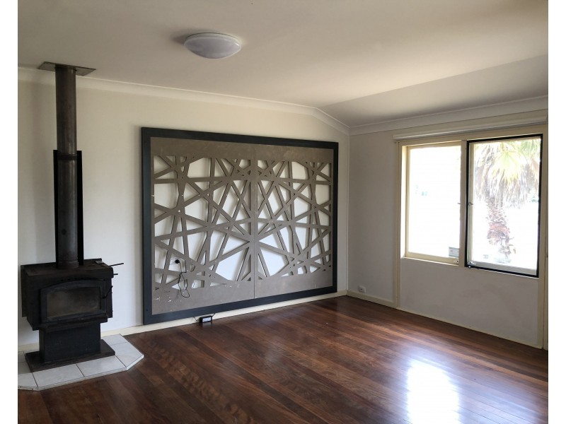 2 Troman Parade, Raymond Terrace NSW 2324