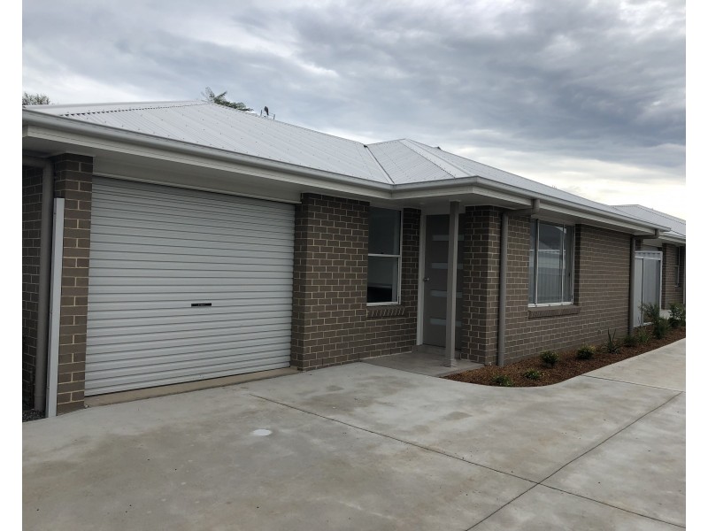 2/4 Irrawang Street, Raymond Terrace NSW 2324