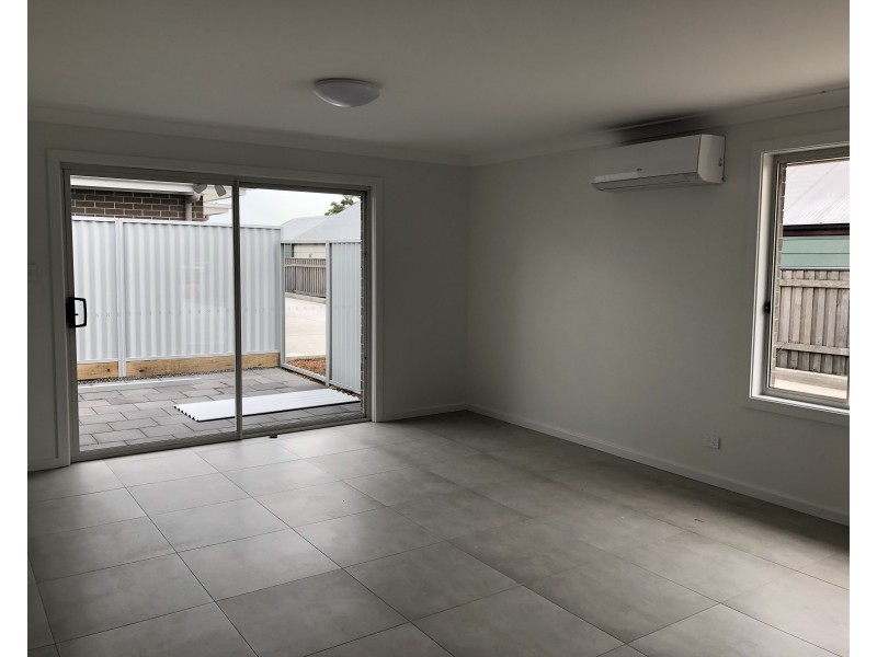2/4 Irrawang Street, Raymond Terrace NSW 2324