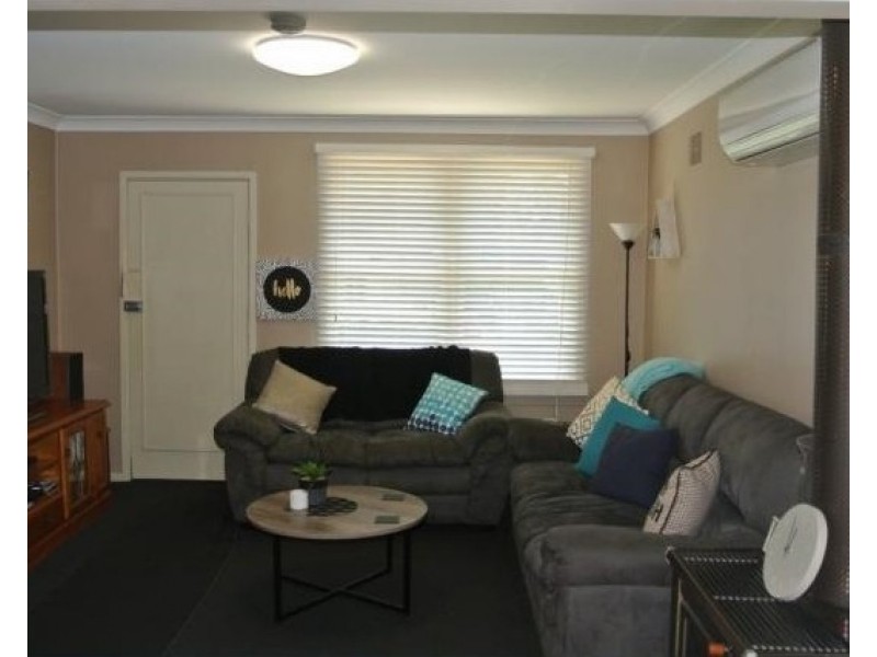 8 Dean Avenue, Raymond Terrace NSW 2324