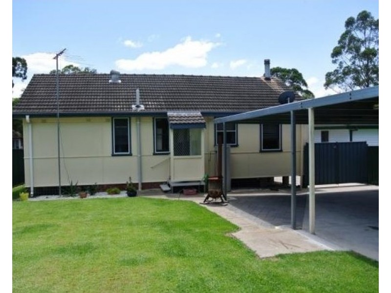 8 Dean Avenue, Raymond Terrace NSW 2324