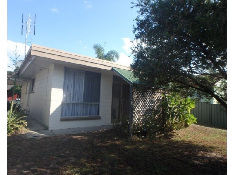 2/13 Meredith Crescent, Raymond Terrace NSW 2324