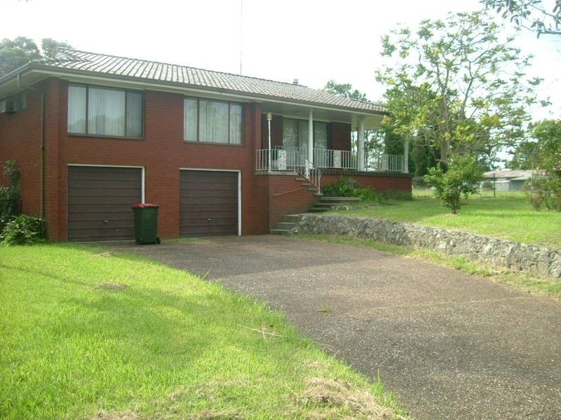 8 Rees James Road, Raymond Terrace NSW 2324