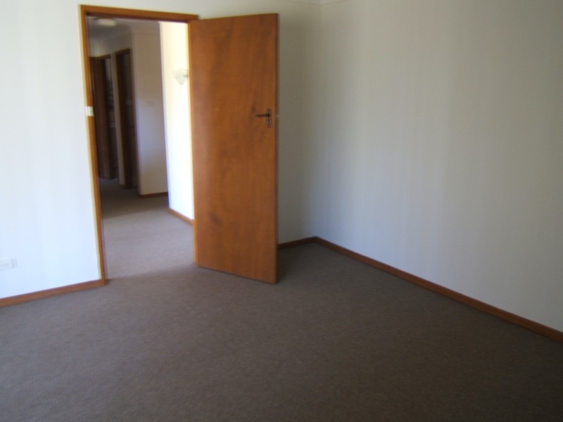 8 Rees James Road, Raymond Terrace NSW 2324