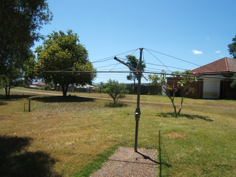 8 Rees James Road, Raymond Terrace NSW 2324