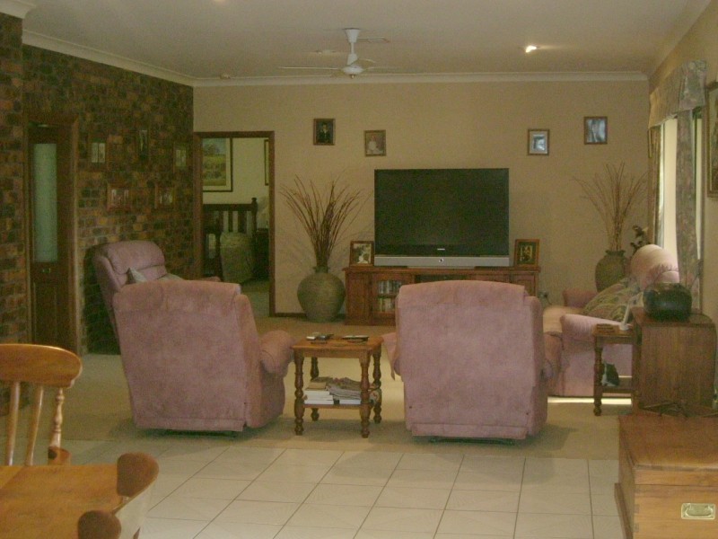 27 Gwandalan Close, Brandy Hill NSW 2324