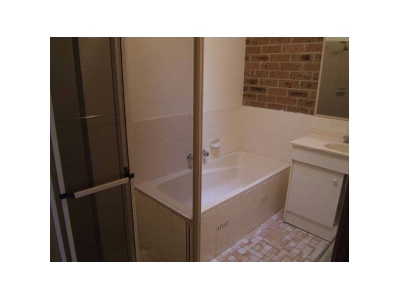 2/43 Michael Hill Drive, Woodberry NSW 2322