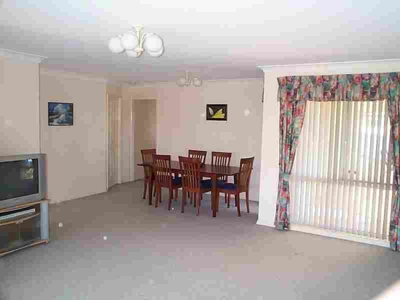 8 Cooper Place, Raymond Terrace NSW 2324